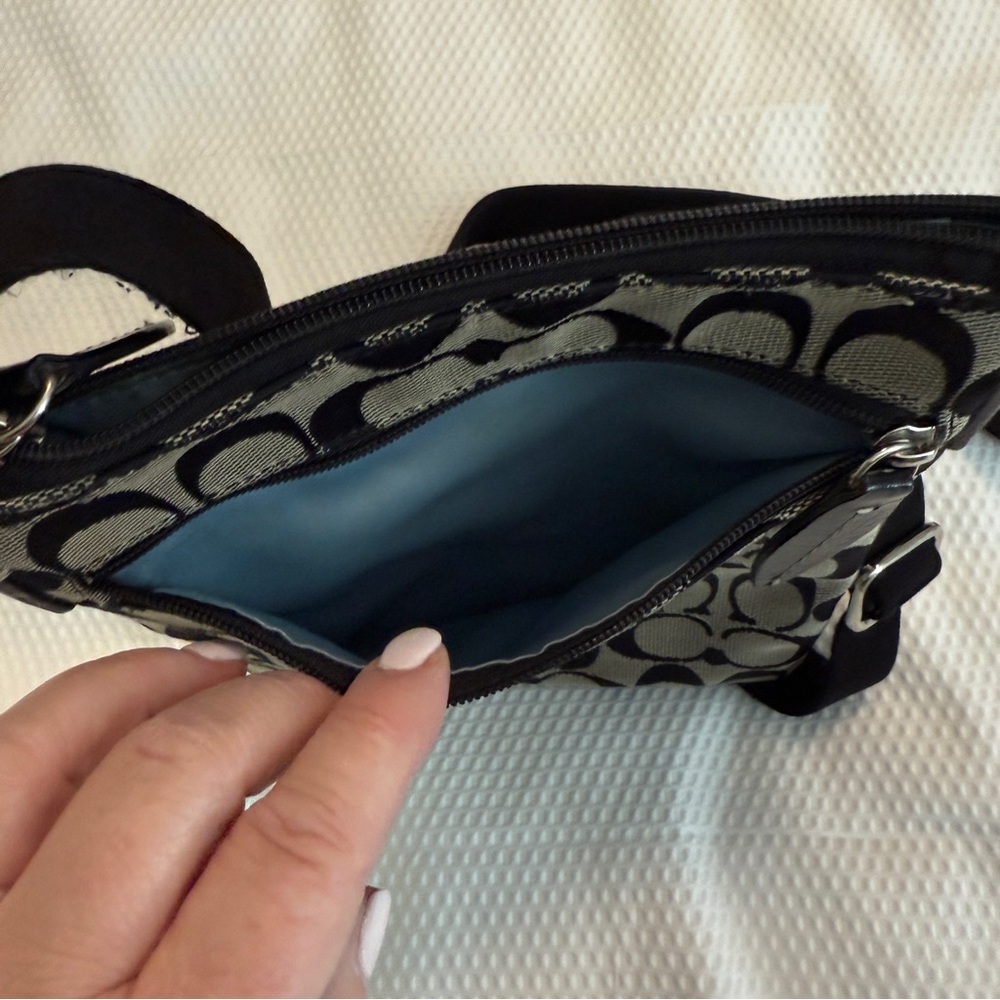 Coach Black and Gray Signature Bag - Picture 4 of 6